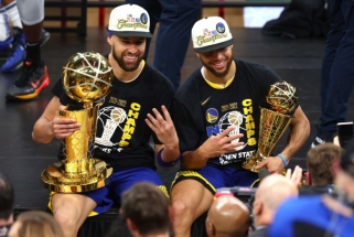 LeBroną pasiviję Curry ir Thompsonas: viskas, ką mes darome, tai metame tritaškius ir laimime čempionatus